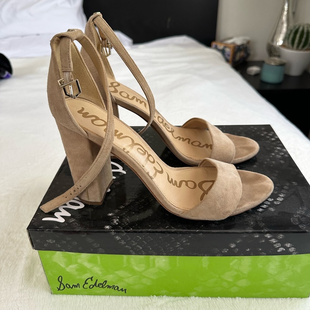 Sam Edelman Yaro Block Heel Sandals – Nude Suede – Size 9.5